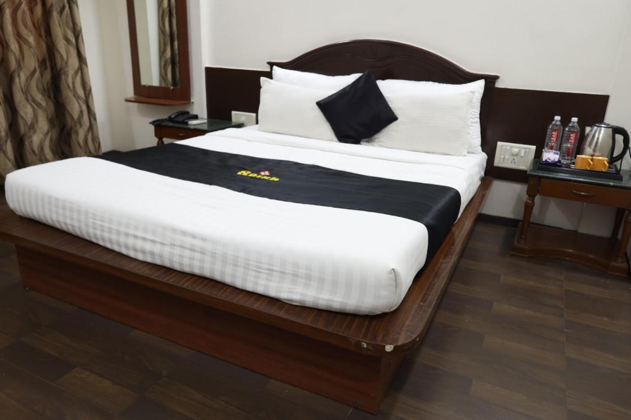 Saish Hotel Shirdi Exterior foto